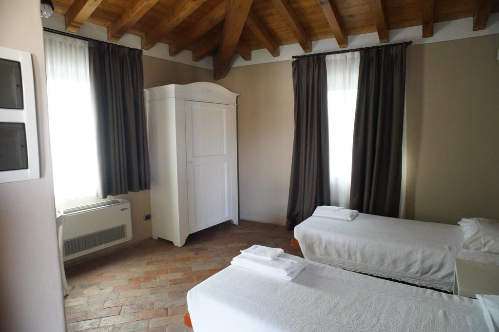Corte Breda, Agriturismo Bed&Breakfast Chiari Eksteriør bilde