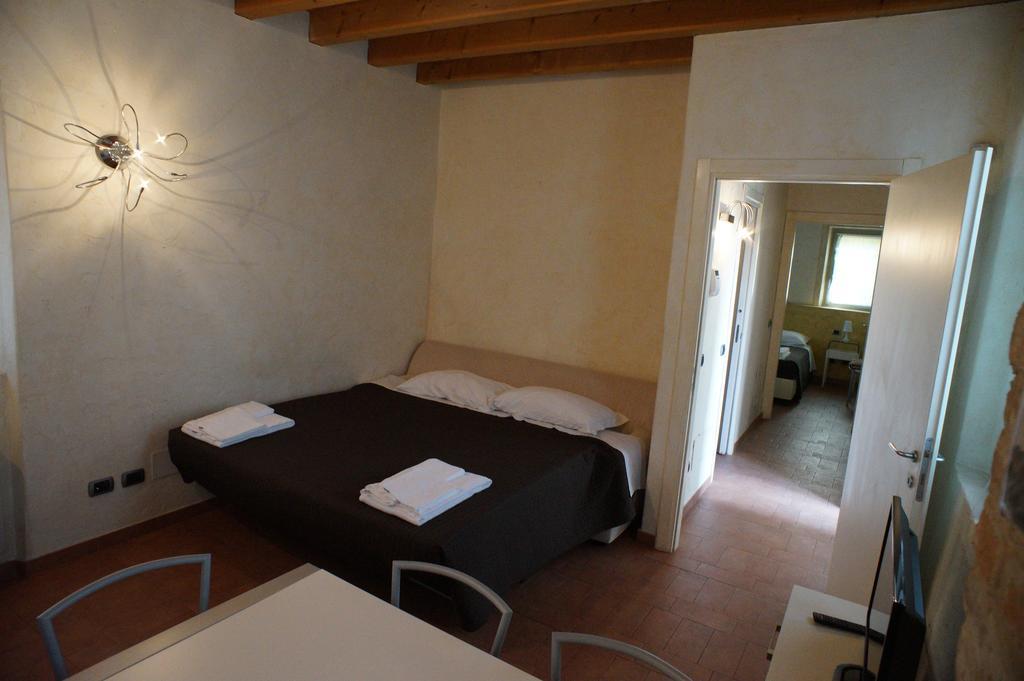 Corte Breda, Agriturismo Bed&Breakfast Chiari Eksteriør bilde